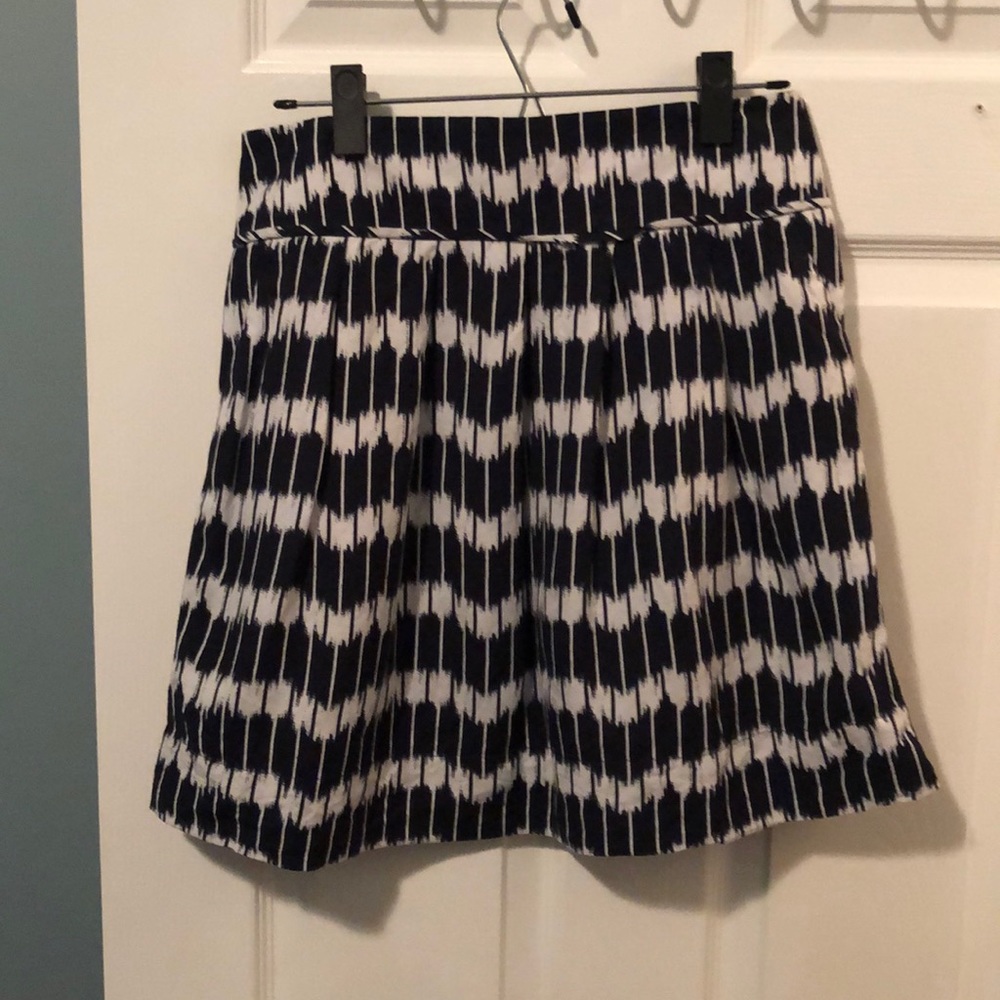 Loft navy and white skirt